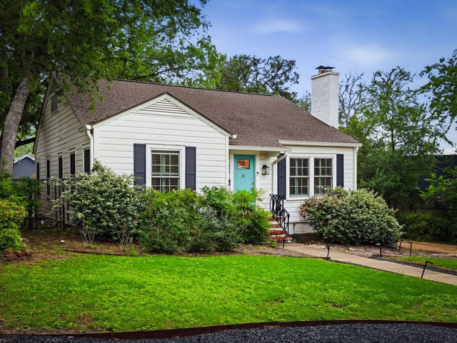 1707 Northwood Rd - front exterior - Luxury home in Brykerwoods C, Austin, TX