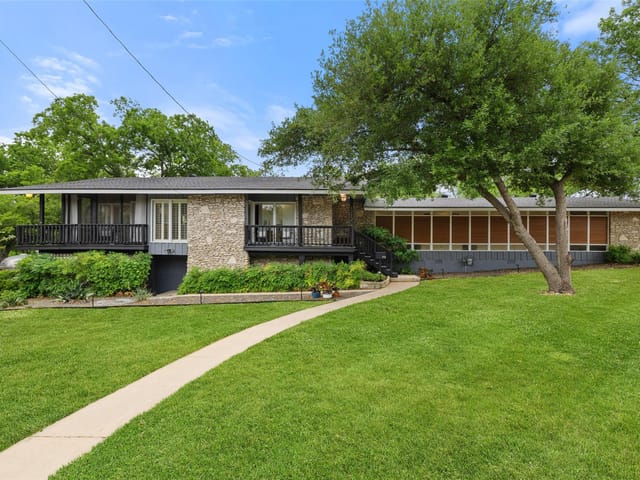 1712 McCoy PL