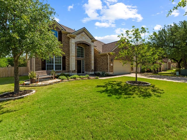 1716 Foxboro LN