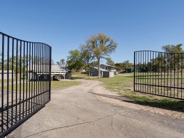 17257 Rocky Ridge Rd