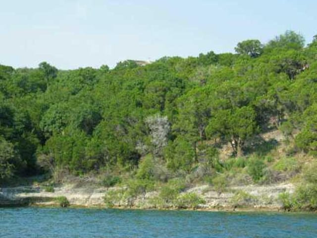 17907 Breakwater