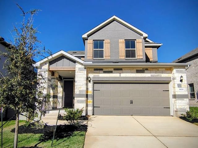1804 Spring Mountain Cv