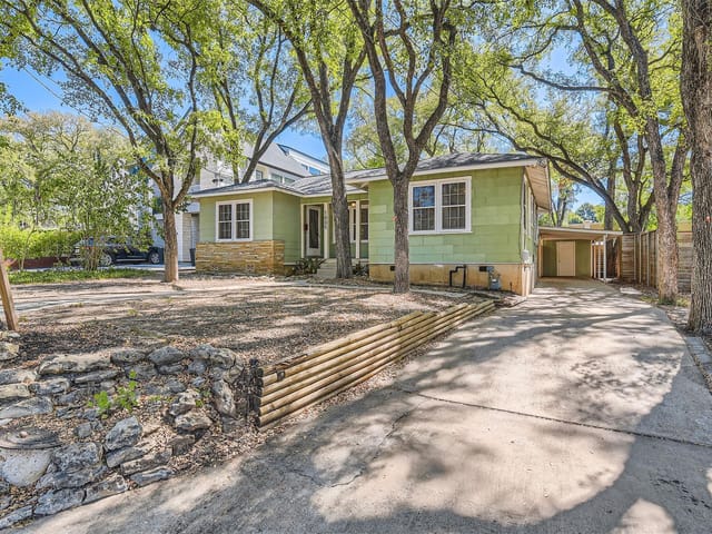 1805 Winsted Ln