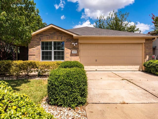 18300 Maxa DR