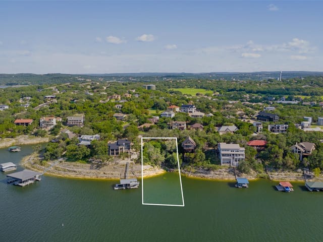 18401 Lakepoint Cir