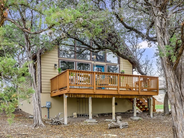 18418 Lakeland DR