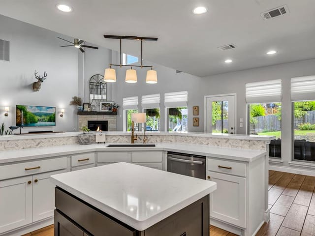 185 Honey Bee Ln