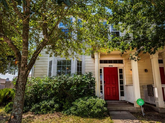 18761 Golden Eagle WAY