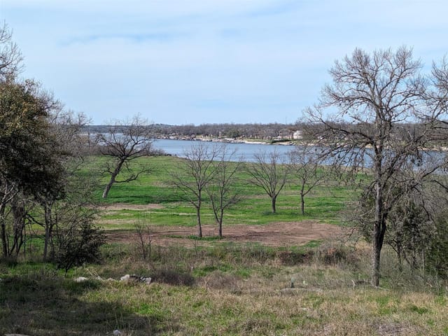 1902 W Fm 2147 Rd