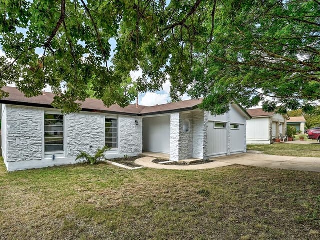 1905 Mirabeau St