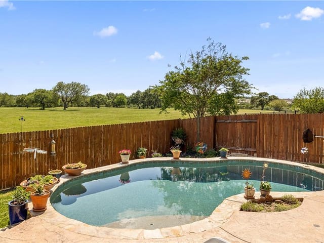 195 Willow Walk Cv