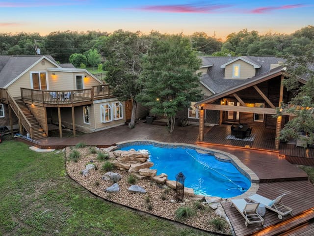 2 Longwood Rd