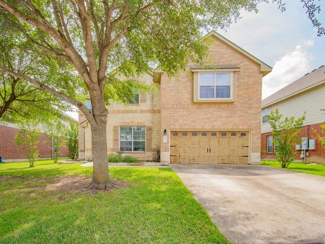 200 Floating Leaf DR