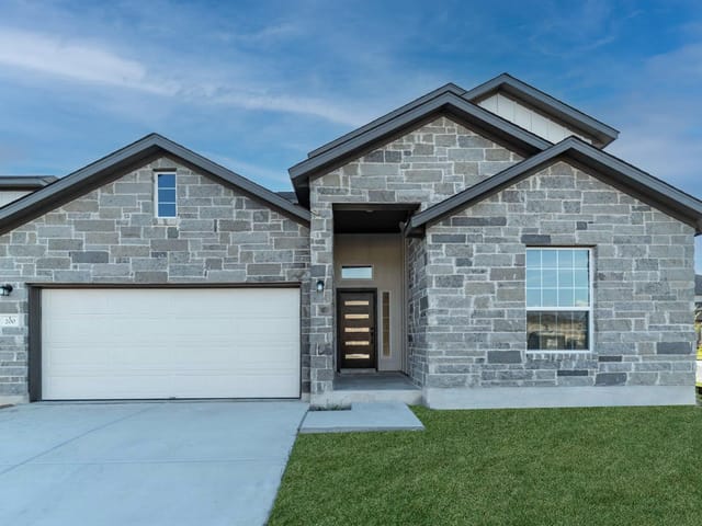 200 Hollister DR