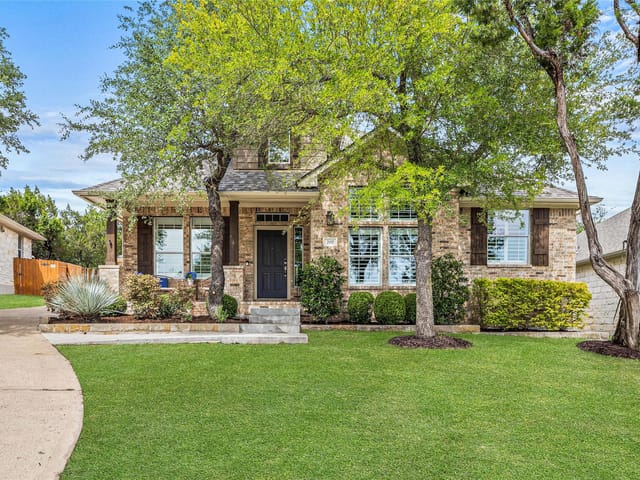 200 Lexington DR