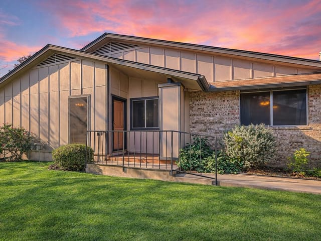 2002 Verbena Dr Unit #1336B