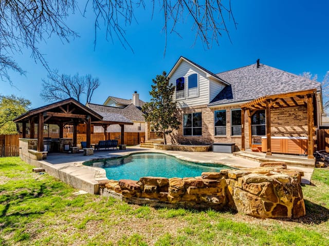 201 Abbott Dr