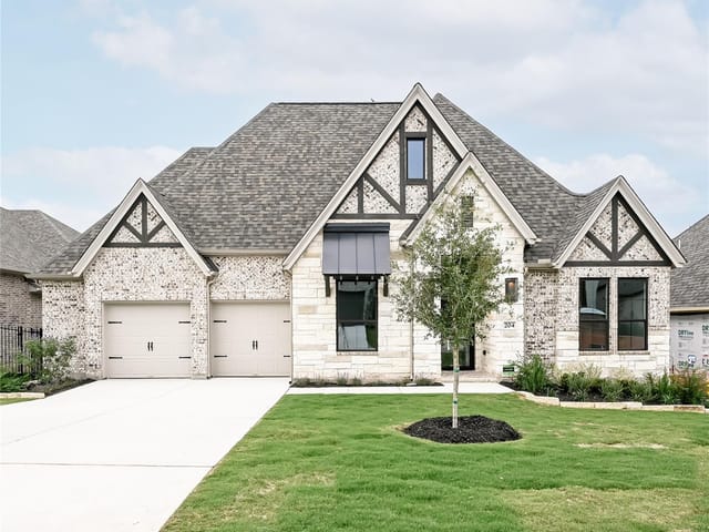 204 Leaning Rock RDG