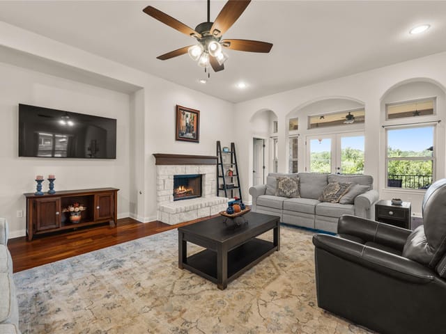 205 Bellagio DR
