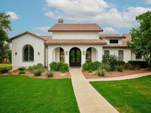 205 Green Leaf LN