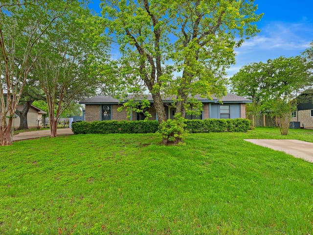 205 Hitching Post DR
