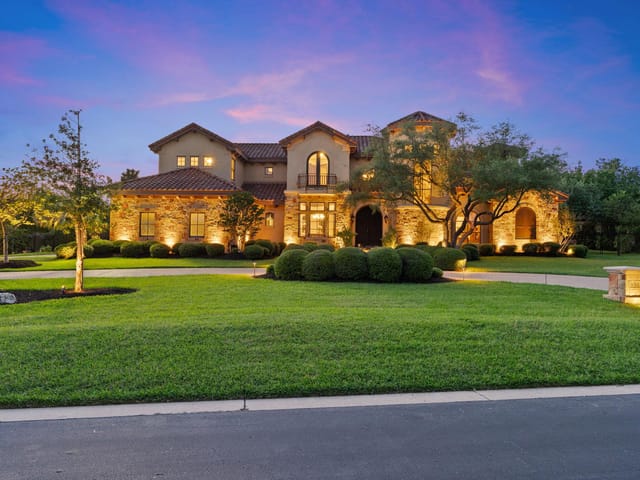 206 BELLA CIMA DR