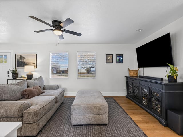 20811 Trapper Ln