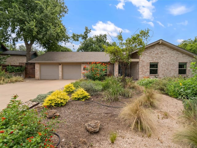 2107 Stone River Dr