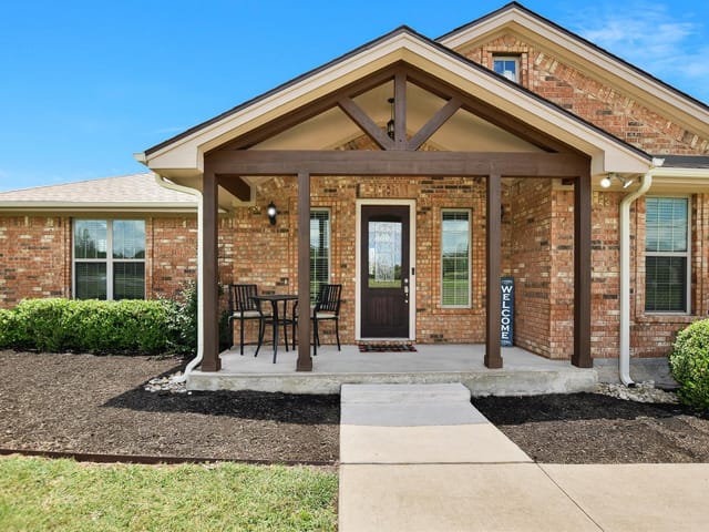 212 Christine LN