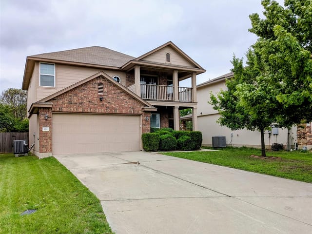 212 Foster LN
