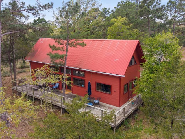 215 Lakeview DR