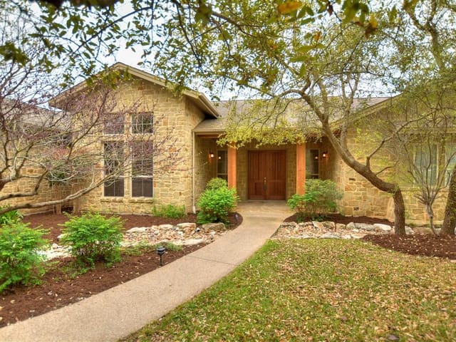 218 RUGGED EARTH Dr