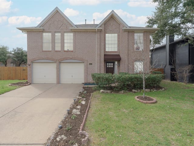 2201 Broughton Ct