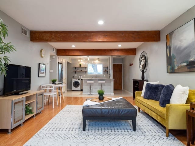 2208 Enfield Rd Unit #204