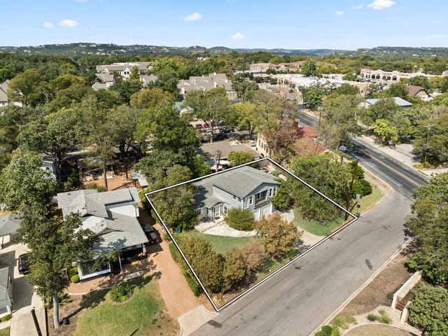 2208 Forest Trl