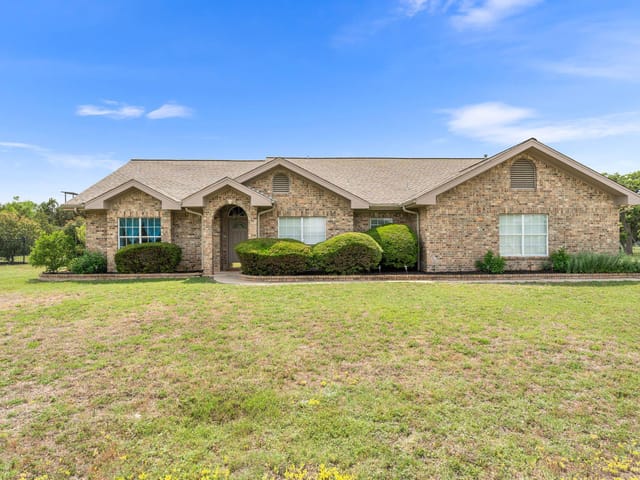 221 Breakaway Rd