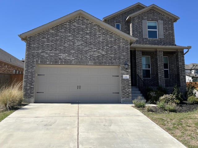 221 Green Knoll Ln