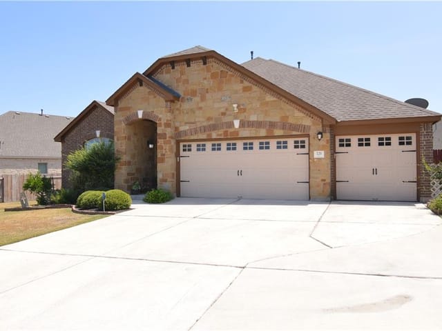 221 Swallowtail Dr