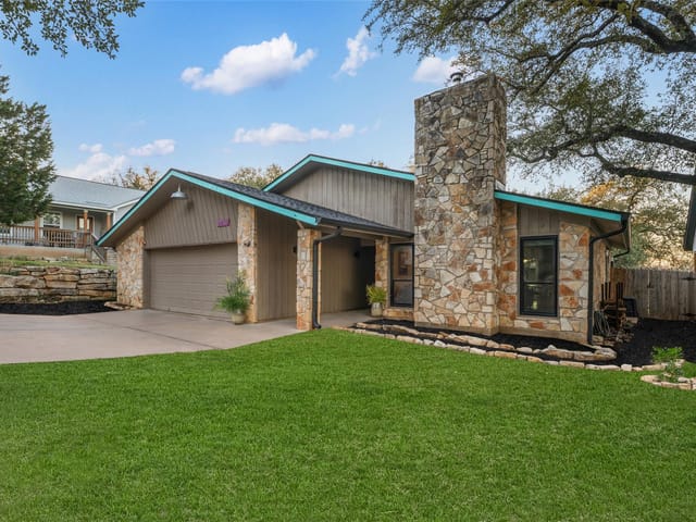 2210 Red Fox Rd