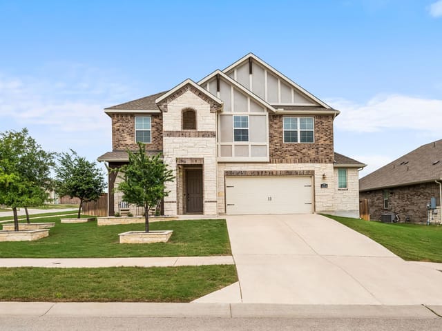 2216 Prairie Oaks DR