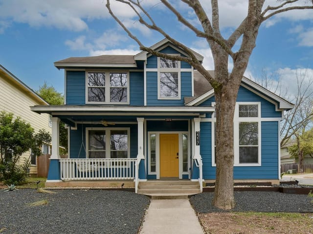 2217 Hazen Ln