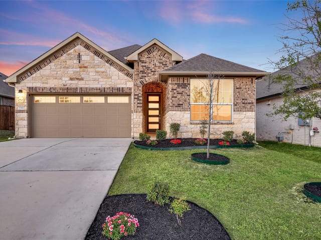 2244 Alamar WALK