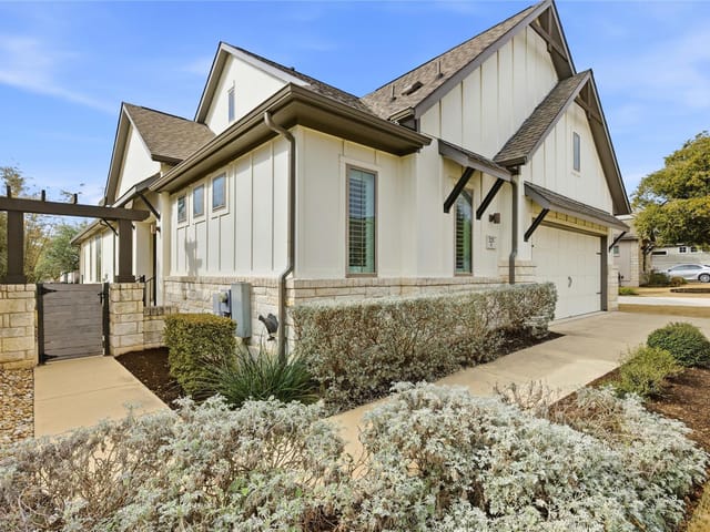 225 Diamondback DR