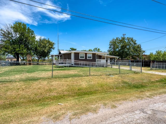 225 E Greencastle