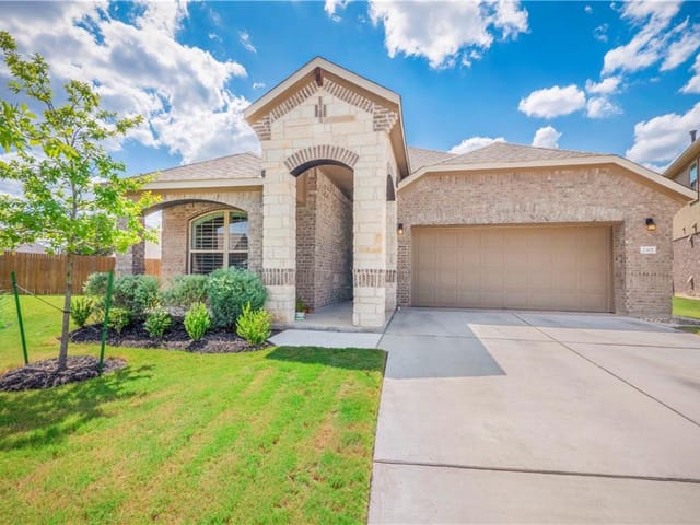 2301 Lyla LN