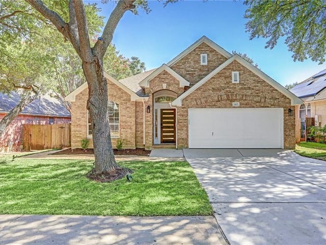 2405 Equestrian Trl