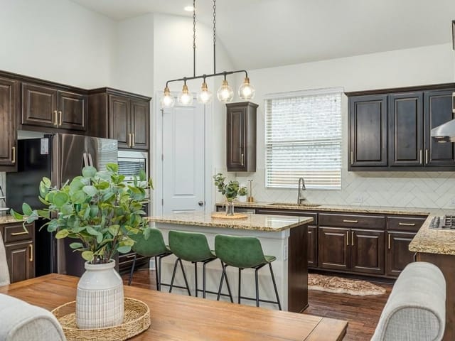 2421 Carretera Dr