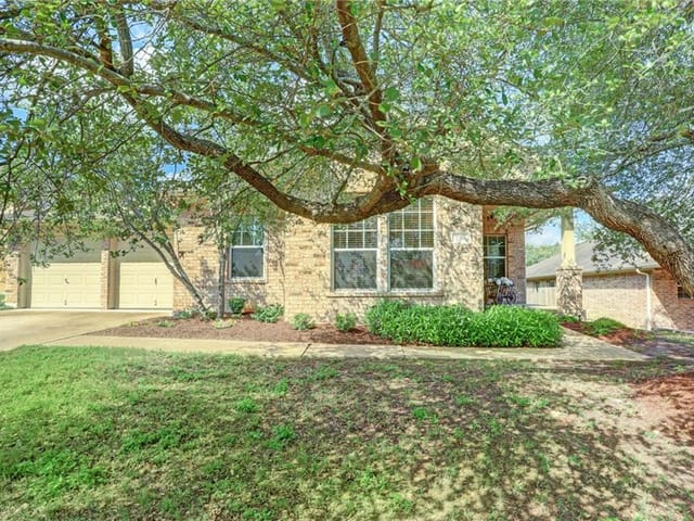 250 Kensington Ln