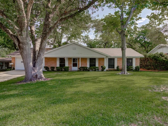 2502 Greenlawn Pkwy