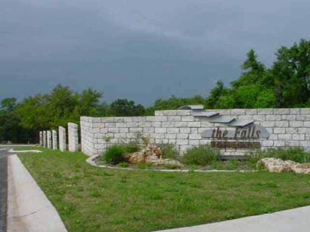 2512 Woodbine CIR